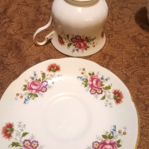 Antique Royal Grafton Cup&saucer footed gilded unique shape - Picture 6 of 7